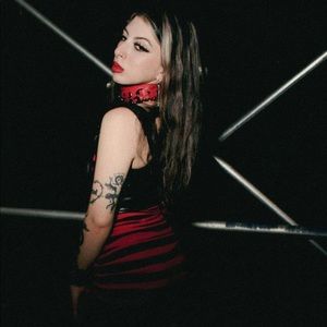 Meet your Posher, Chloe